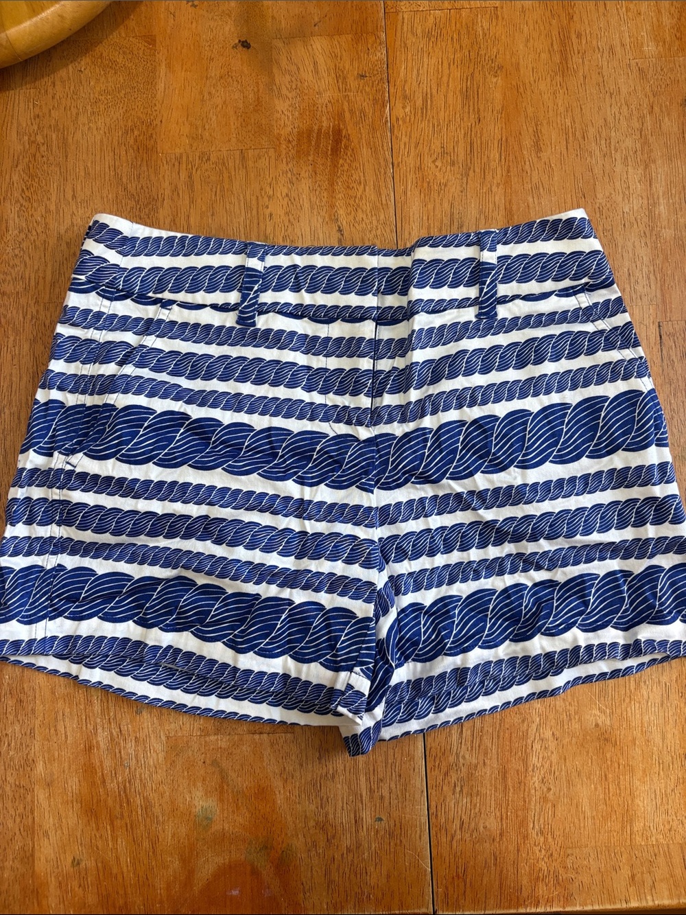 VINEYARD VINES SHORTS